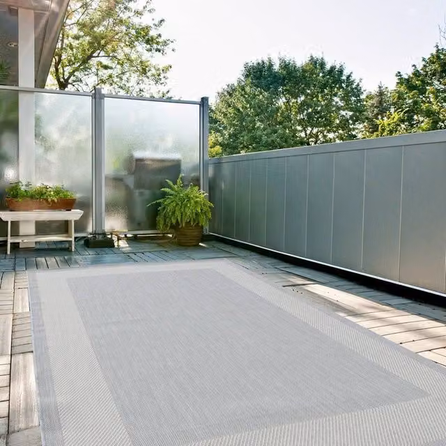 THE RUGS Grey Bordered Outdoor and Indoor Weatherproof Jet Washable Rug, W: 140 cm, D: 200 cm – 1