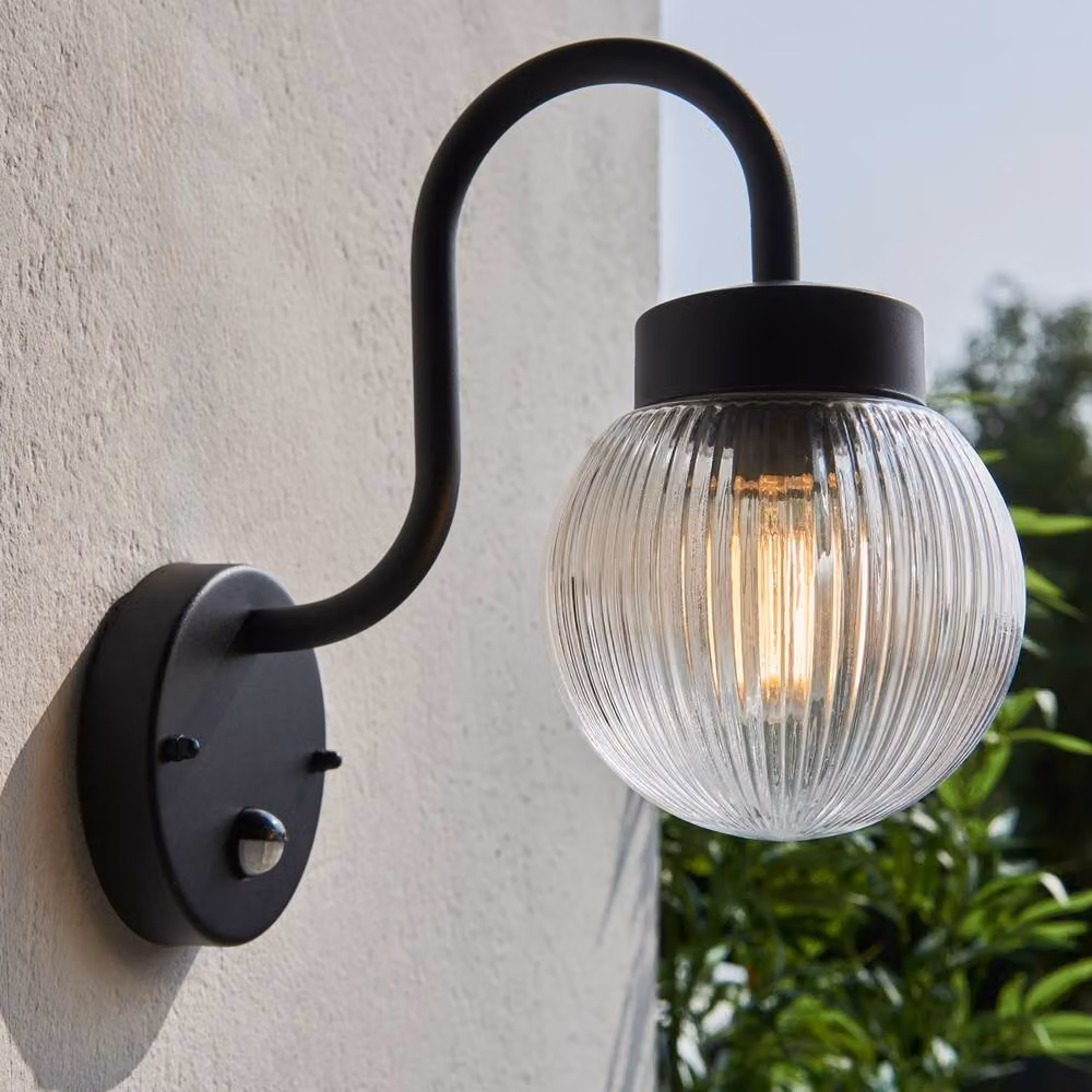Netlighting Eldon Globe Wall Lamp in Black with Transparent Glass, IP44 Rated for Garden Use – 2