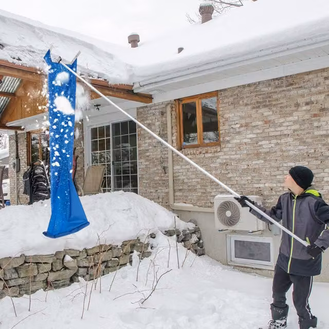 Costway Adjustable Snow Roof Rake, Lightweight Snow Cleaning Tool in Blue and Multicolour – 1