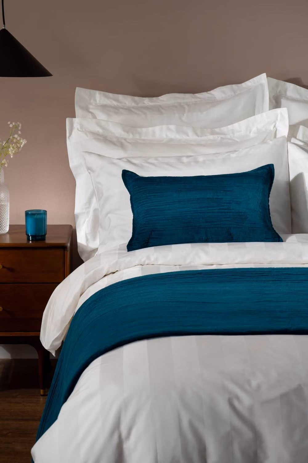 Soak&Sleep Quilted Cotton Velvet Bedspread in Petrol Blue, King Size – 3
