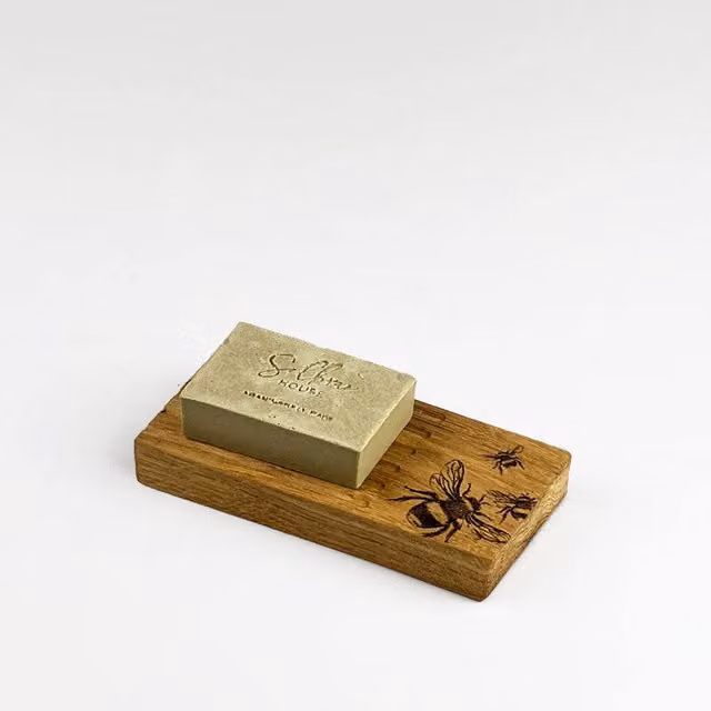 Selbrae House Bee Oak Soap Dish and Soap Dispenser Set in Brown Wood
