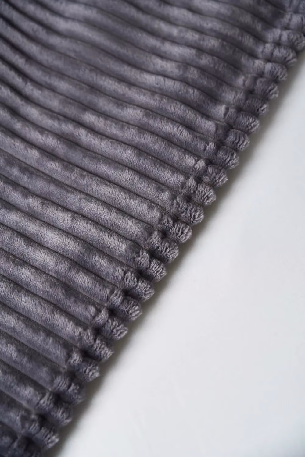 BHS Luxury Ribbon Velvet Throw in Grey, W: 127 cm, D: 152 cm – 4