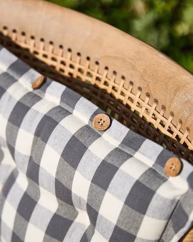 Dibor Set of 2 Grey and White Gingham Quilted Outdoor Garden Chair Seat Cushions, W: 40 cm, L: 40 cm – 4