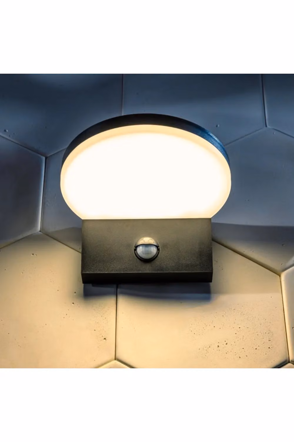 CGC Lighting Aubrey Black Curved LED Outdoor Wall Light with PIR Motion Sensor, 4000k Natural White, IP65 Rated – 8
