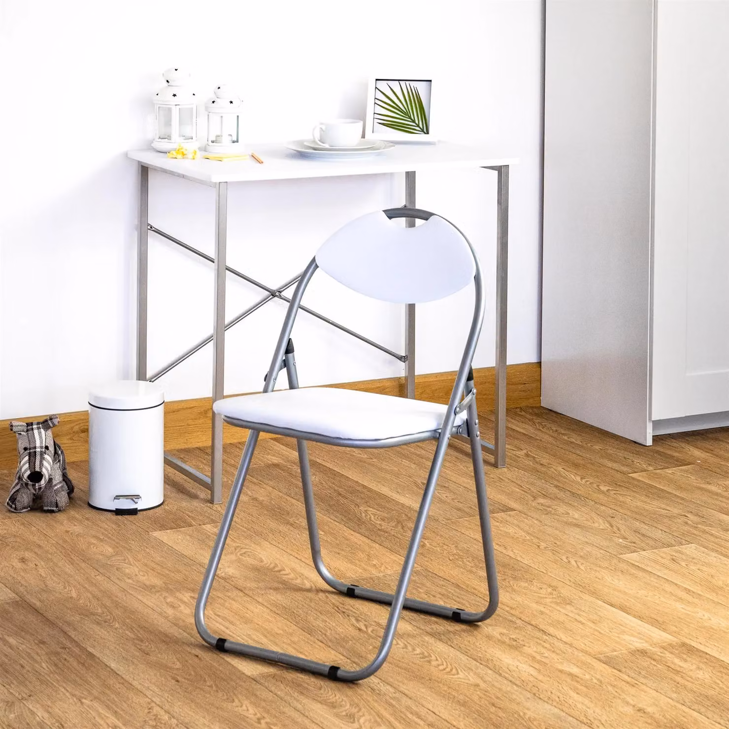 Harbour Housewares Padded Folding Desk Chair in White, W/D/H: 45 x 45 x 78 cm – 2