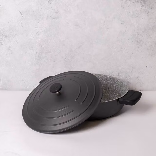 MasterClass Cast Aluminium Casserole Dish with Handle Covers, Black, 5L