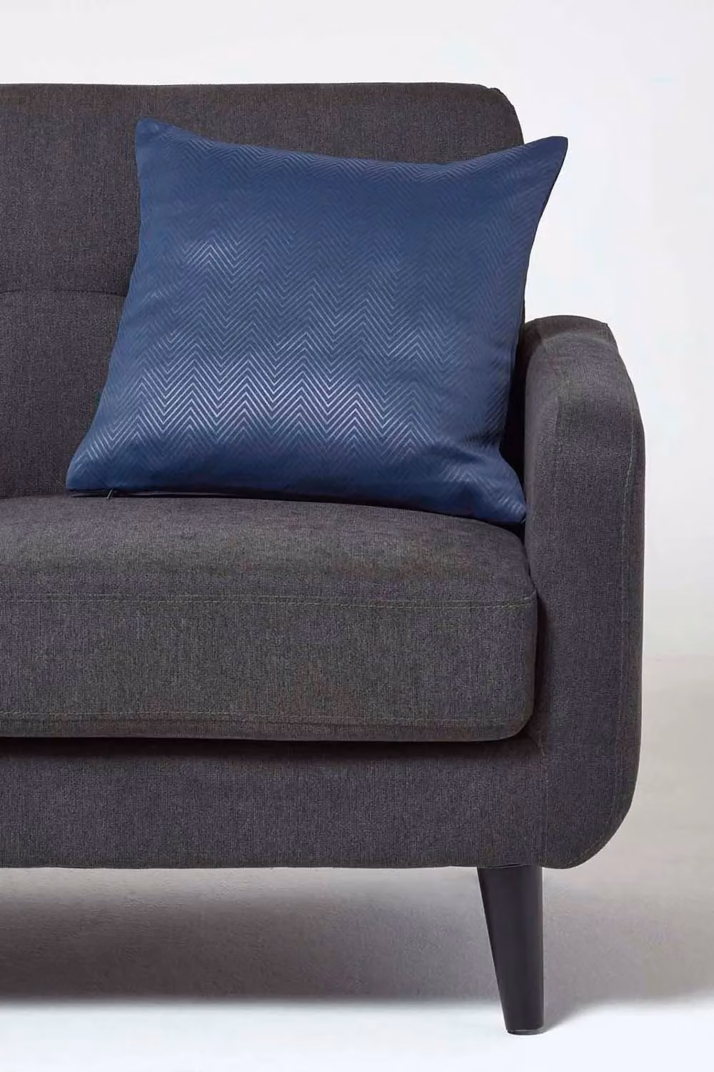 Homescapes Navy Blue Herringbone Cushion Cover, W/D/H: 45 x 45 x 45 cm – 2