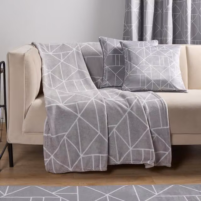 OHS Ultra Soft Geometric Print Throw in Grey