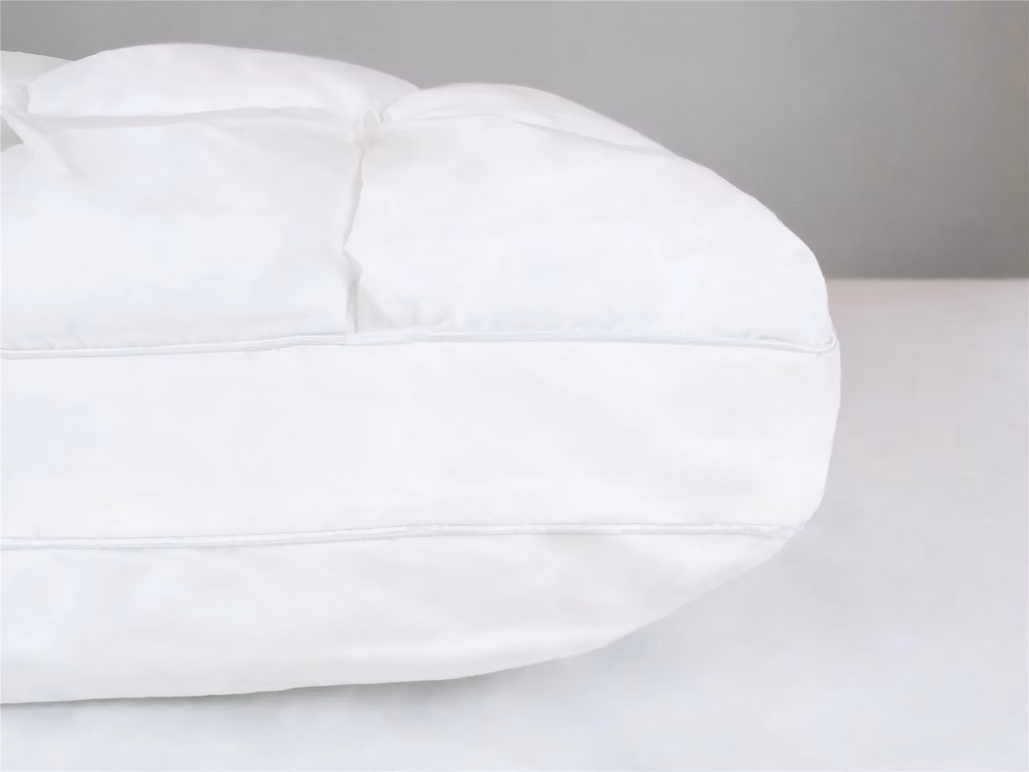 Arthur Hotel Collection Cotton Cloud Medium Microfibre Pillow in White – 2