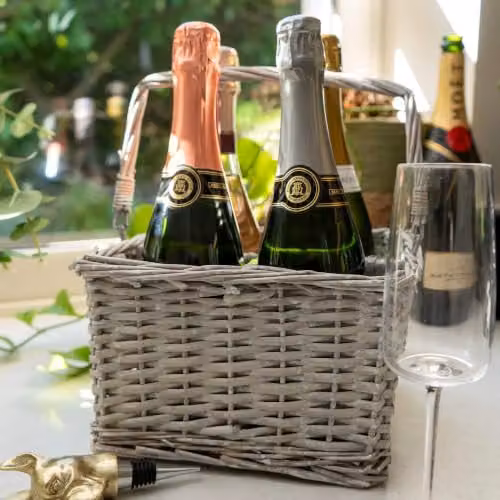 Madison & Mayfair 4 Wine Basket Holder with Ribbon and Cellophane in Grey Wash