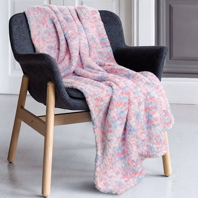 NewEdgeBlinds Rainbow Throw Teddy Blanket in Pink and Multicolour