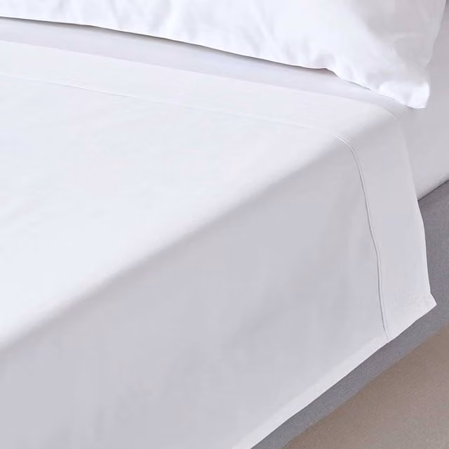 Homescapes 1000 Thread Count Egyptian Combed Cotton Flat Sheet in White, Mako Satin Feel, W: 140 cm, L: 200 cm