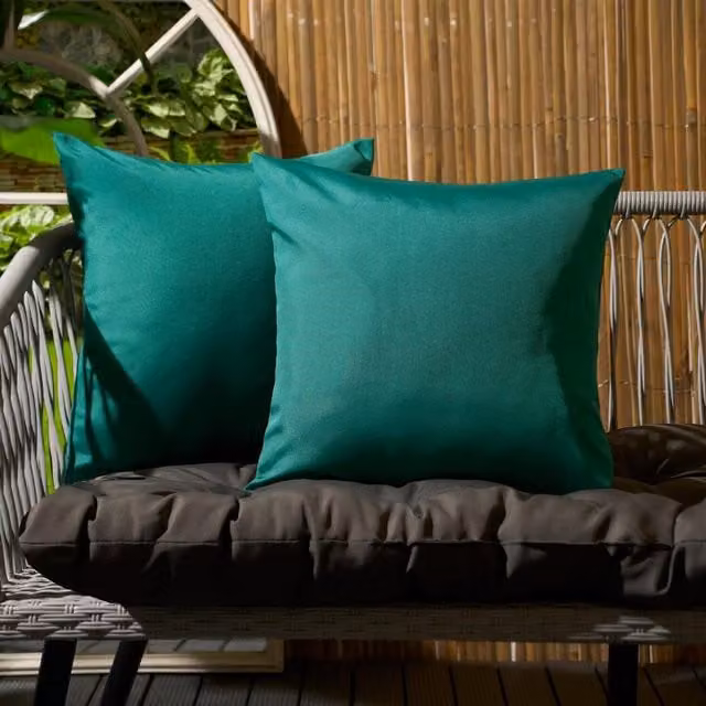 Brentfords Pack of 2 Green Square Outdoor Cushion Covers with Removable Stain Repellent Polyester Covers, W/D/H: 45.72 x 45.72 x 45.72 cm