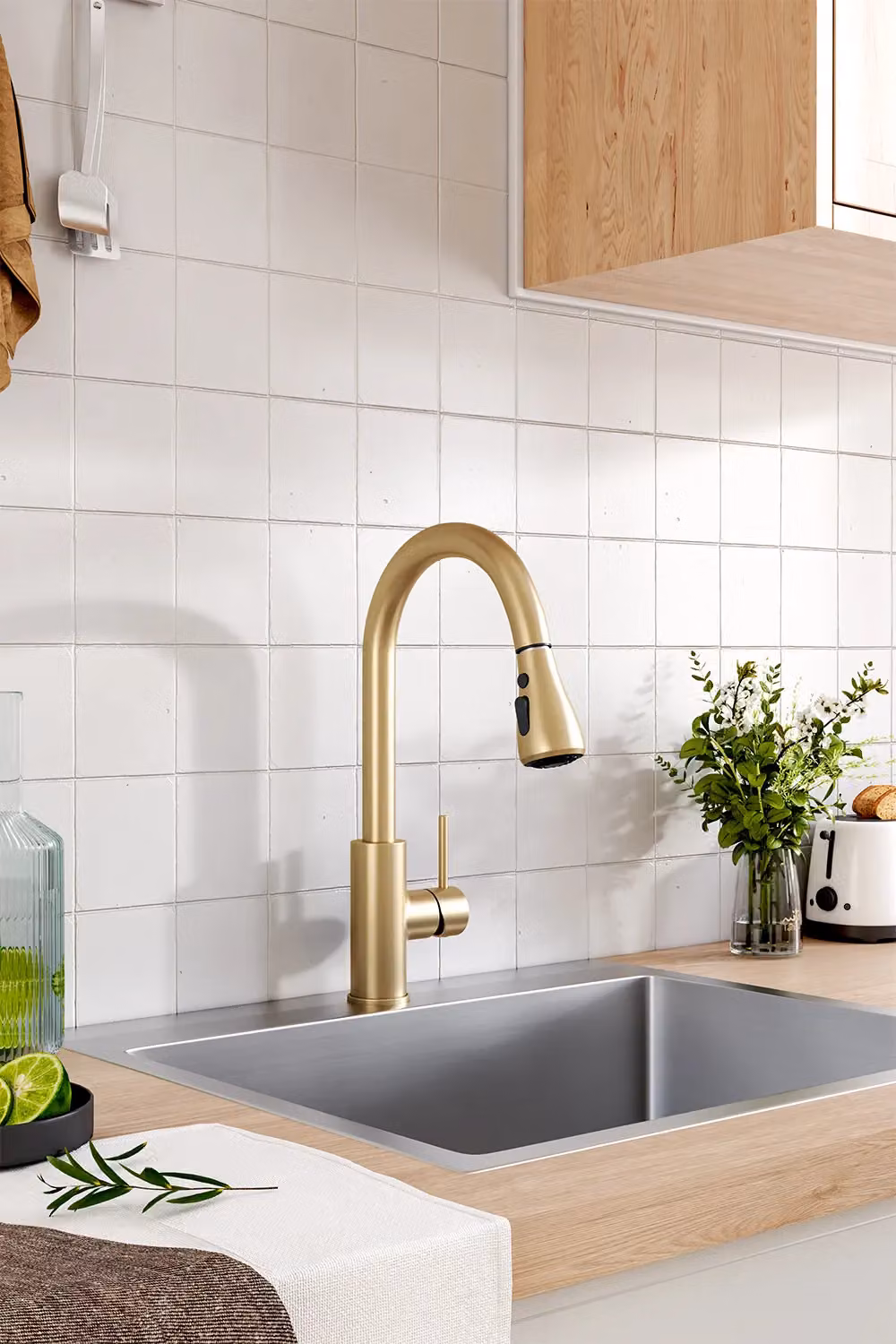H&O Direct Gold Commercial Retractable Pull Down Kitchen Faucet with Spray Function – 2