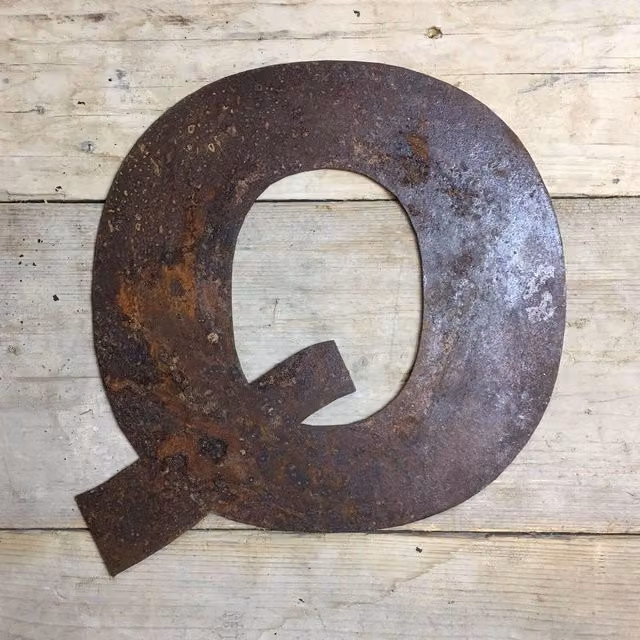 RW NORFOLK Personalised Rusty Metal Letter Q, Brown, H: 30.48 cm x W: 30.48 cm x D: 3.048 cm