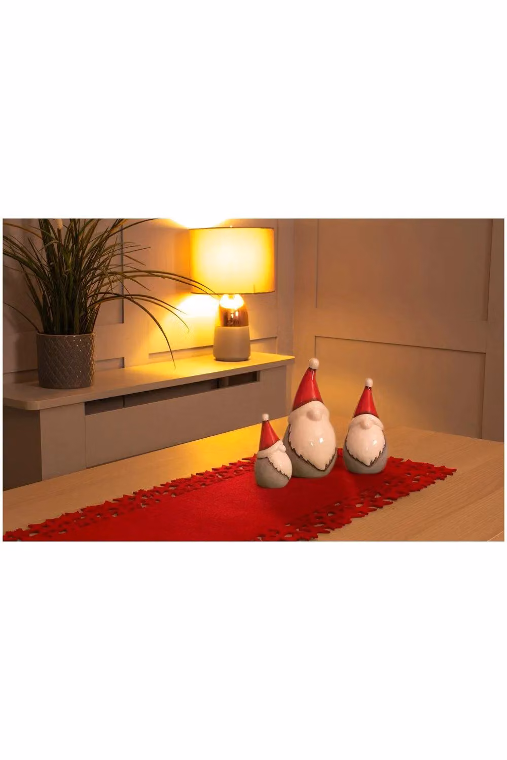 Netagon Red Rectangular Felt Table Runner with Star Design – 2