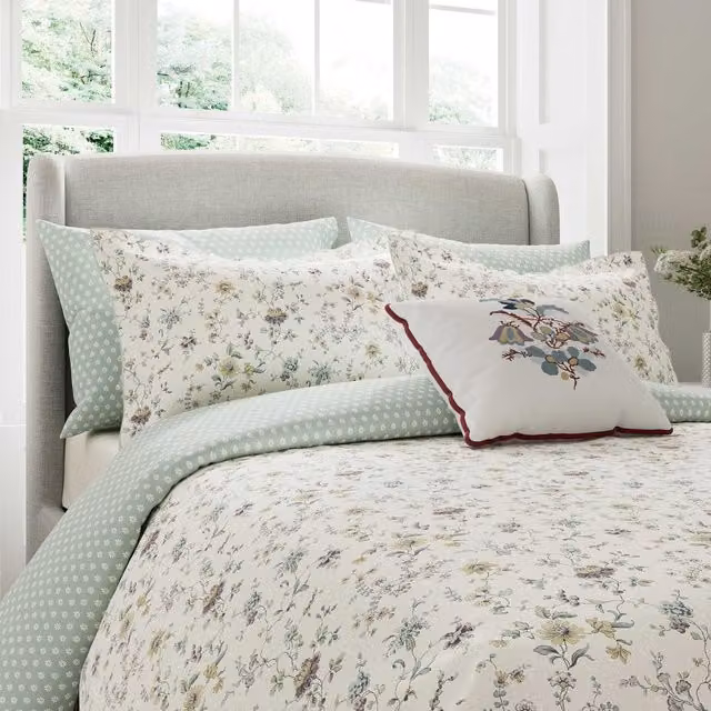 V&A Flora Super Kingsize Cotton Percale Duvet Cover and Pillowcase Set in Blue and Multicolour