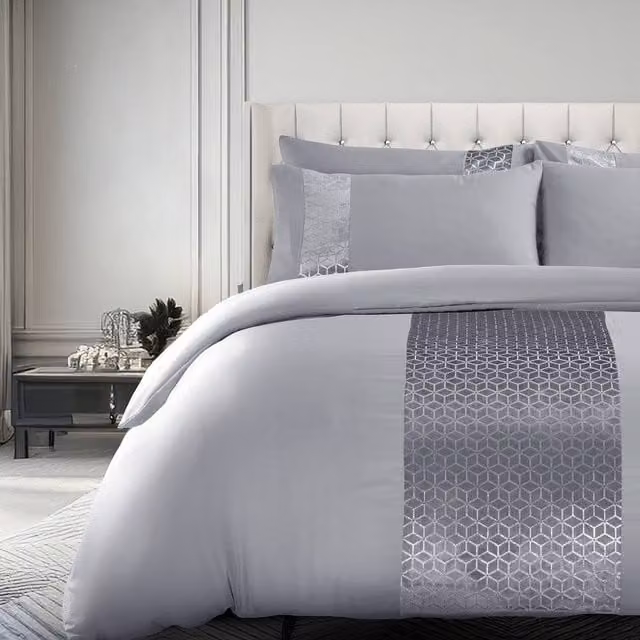 Velosso Foil Printed Luxury Bedding Set with Duvet Cover and Pillowcases in Silver, Black and Gold, W/D/H: 220 x 200 x 140 cm
