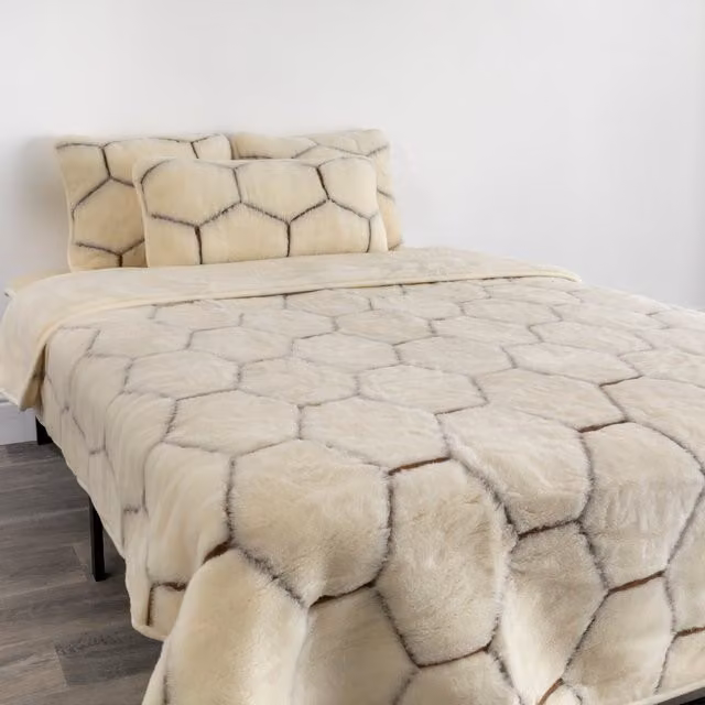 Native Natural Cashmere and Wool Climate-Regulating Quilt in Beige and White, King Size