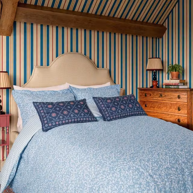 Joules Fruity Ditsy Blue Floral Cotton Percale Reversible Kingsize Duvet Cover and Pillowcase Set, W: 180 cm, L: 200 cm