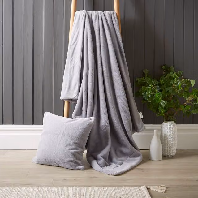 Bellissimo 2 Pack Chinchilla Cushion Covers in Grey
