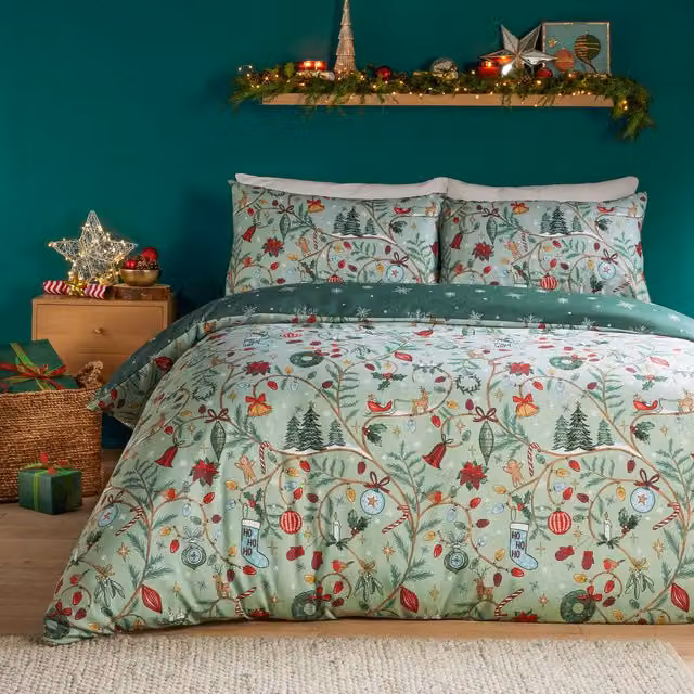 Riva Home Noelle Reversible Christmas Duvet Cover Set in Green with Snowflake Pattern – 1
