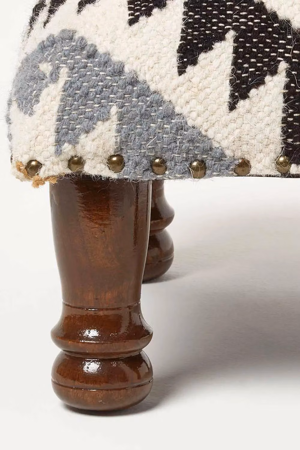 Homescapes Handwoven Kilim Footstool in Gold and Multicolour, W/D/H: 40 x 40 x 25 cm – 3