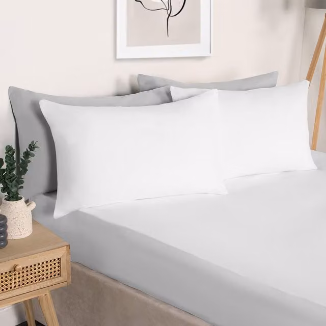 Brentfords King Size Fitted Bed Sheets in White, Soft Microfibre Easy Care Fabric, W: 152 cm x L: 200 cm, Depth: 25 cm – 2