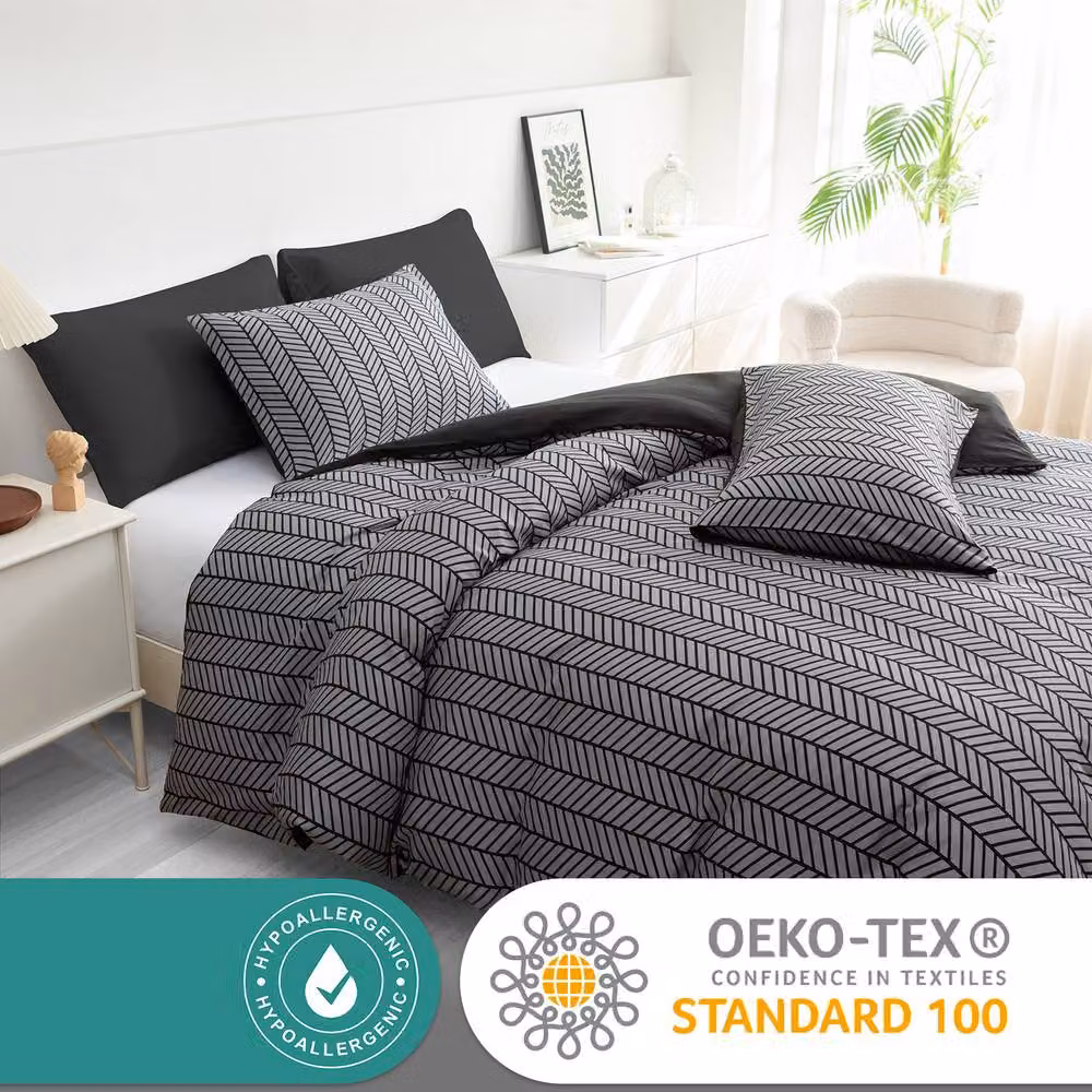 Lazzaro Home Premium Chevron Microfibre Reversible Duvet Cover and Pillowcase Set in Grey, Super King – 3