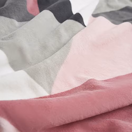 OHS Geometric Shapes Reversible Sherpa Fleece Throw Blanket in Pink, White and Grey, W/D/H: 150 x 180 cm – 2