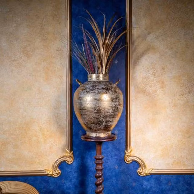Madison & Mayfair Large Antique Gold Metal Decorative Tabletop Vase, H 42.5 x W 35 x D 35 cm – 2