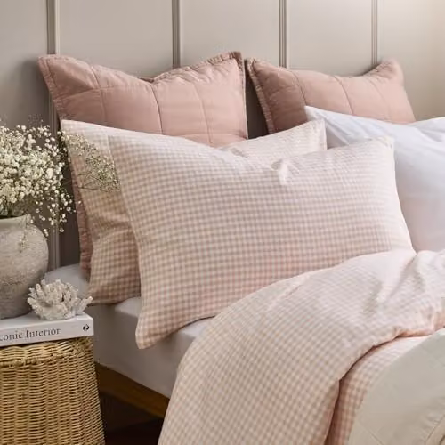 Christy Gingham Checked Cotton Standard Pillowcase Pair in Pink, W/D/H: 75 x 50 cm