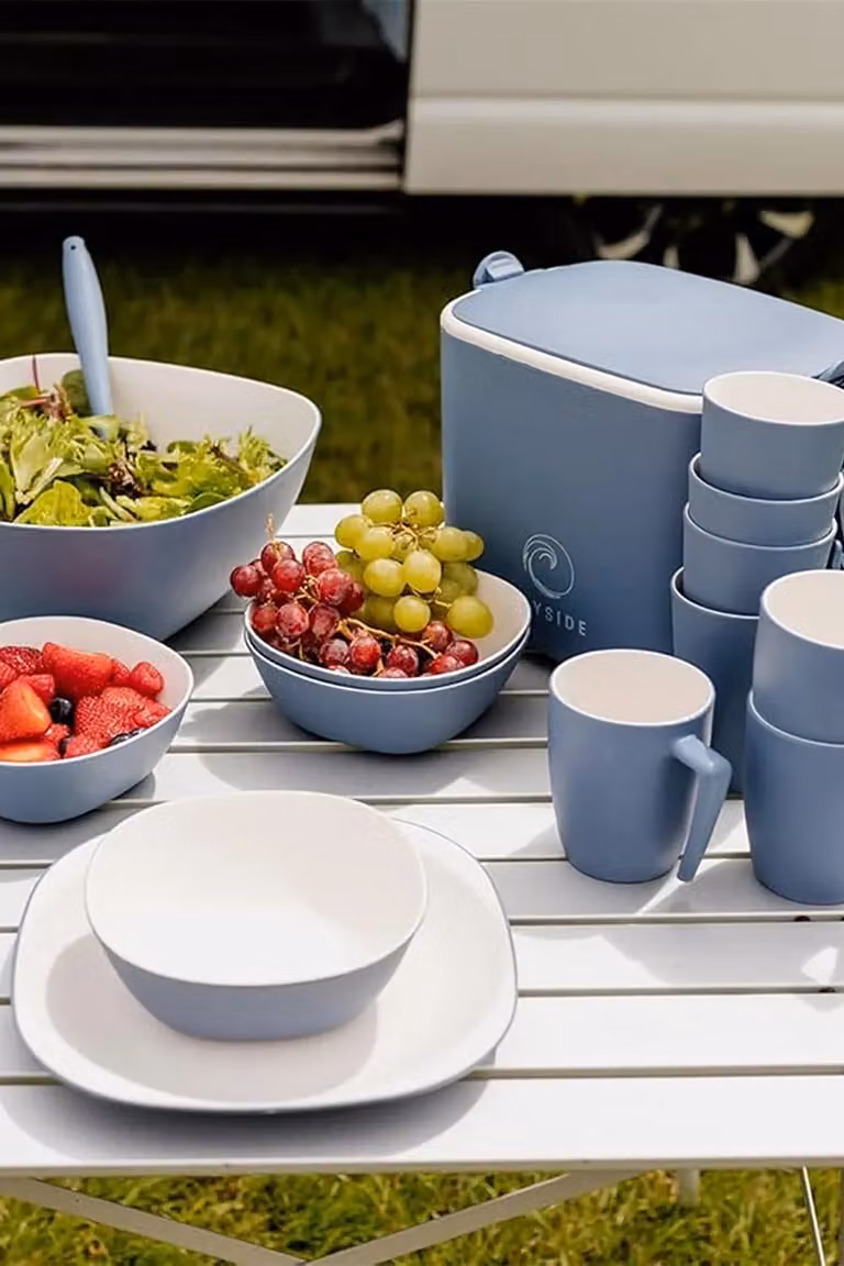Bayside Blue Pool 16 Piece Melamine Picnic Tableware Set with Waterproof Picnic Blanket