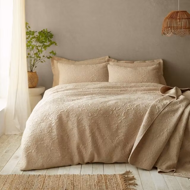 Pineapple Elephant Casablanca Pinsonic Quilted Duvet Cover Bedding Set in Beige