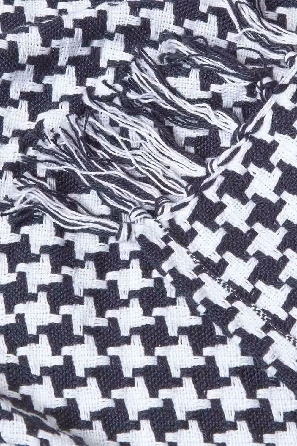 Homescapes Black Houndstooth Woven Cotton Bedspread Throw, W: 225 cm, D: 255 cm – 4