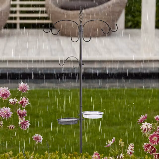 Garden Mile 3 Arm Steel Garden Bird Feeding Station in Black
