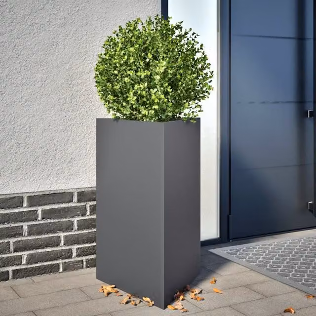 Berkfield Home Anthracite Triangular Steel Garden Planter in Black, W/D/H: 50 x 43 x 75 cm – 1