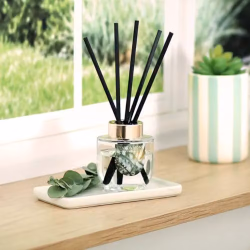 Heart and Home Botanical Breeze Reed Diffuser with Lily, Cedarwood and Eucalyptus Scent – 2