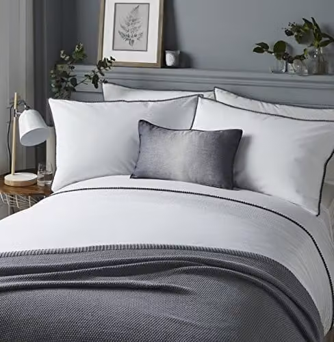 Serene Rosenthal Pom Pom Easy Care Duvet Cover and Pillowcase Set in White and Grey, W/H: 200 x 200 cm – 1