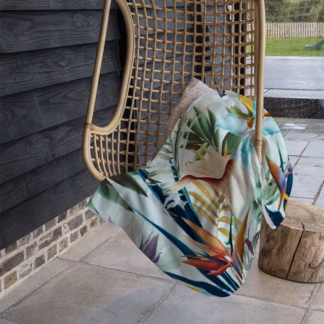 Benjamin Tate Design Tropical Plants Floral Fleece Blanket in Green, Beige and Multicolour, W/D/H: 120 x 150 cm – 1