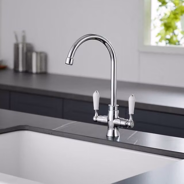 Heable Chrome Victorian Dual-Lever Ceramic Kitchen Mixer Tap in Silver – 1