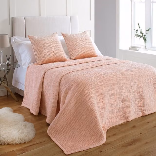 Paoletti Brooklands Quilted Bedspread in Pink