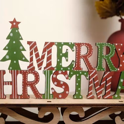 Melody Maison Rustic Wooden Merry Christmas Sleigh Sign in Red and Green, H: 28.0 cm, W: 15.0 cm, D: 5.5 cm – 2