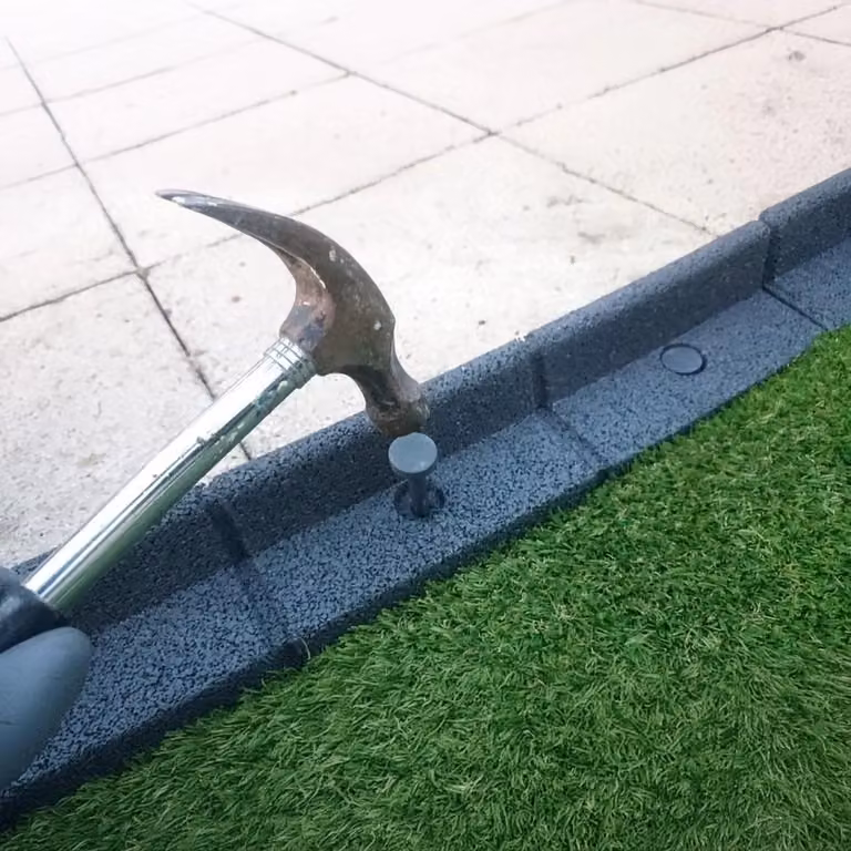 Primrose Flexiborder Green Rubber Garden Edging for Lawns, 25 Pack