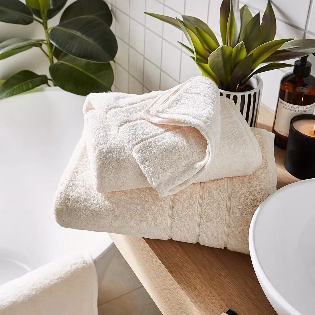 Allure Bath Fashions Luxury Heavyweight Cotton Hand Towel in Beige, W/D/H: 50 x 50 x 1 cm – 2