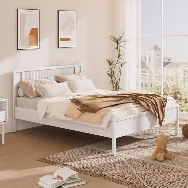 Livingandhome Modern Solid Wood Striped Bed Frame in White