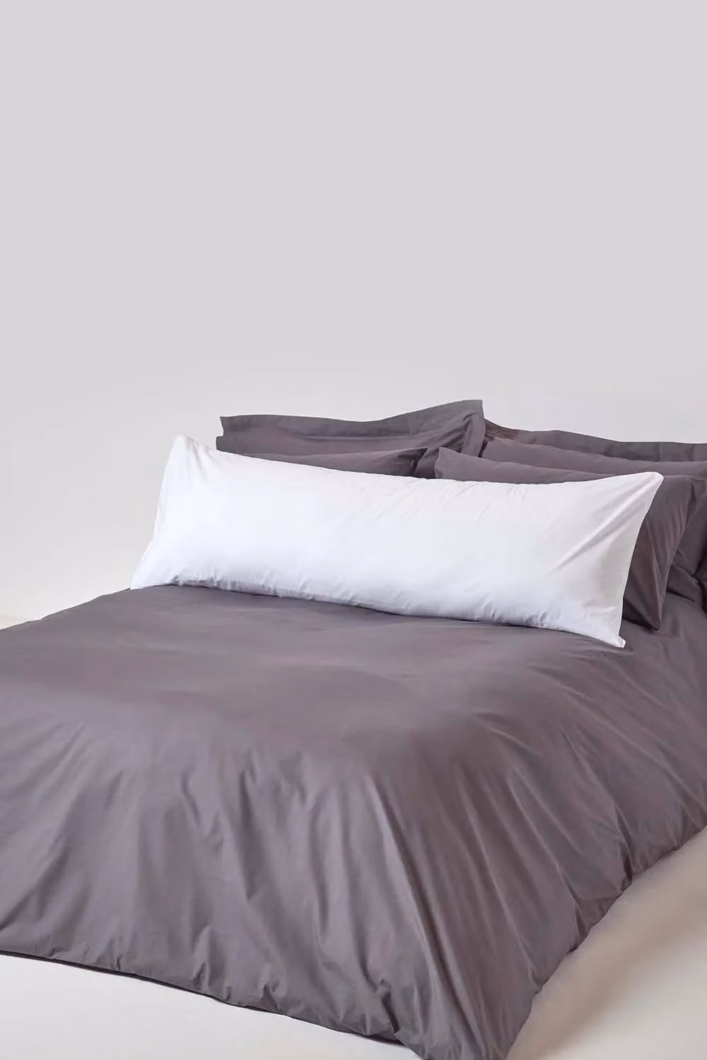 Homescapes White Egyptian Cotton 200 Thread Count Percale Body Pillowcase – 2