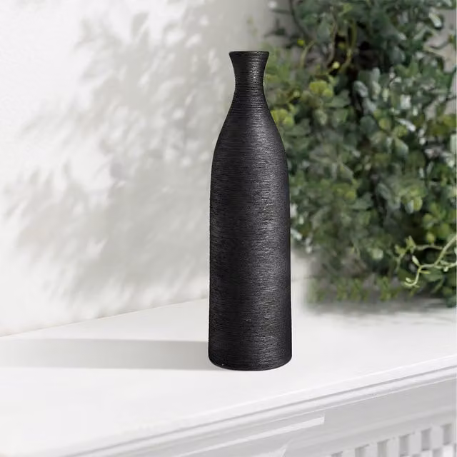 Livingandhome Scandinavian Plain Ceramic Tabletop Flower Vase in Black