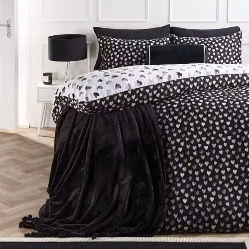 OHS Heart Print King Size Reversible Microfibre Polyester Duvet Cover Set in Mono White and Black, Duvet Cover 180 x 200 cm and Pillowcases 50 x 75 cm – 2