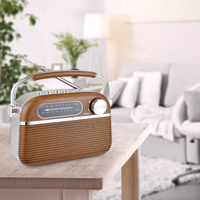 Lloytron Vintage AM/FM Rechargeable Portable Radio with Bluetooth in Brown Wood Effect